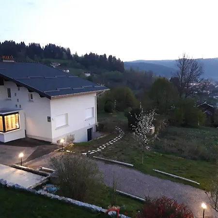 Entre Montagne Et דירה